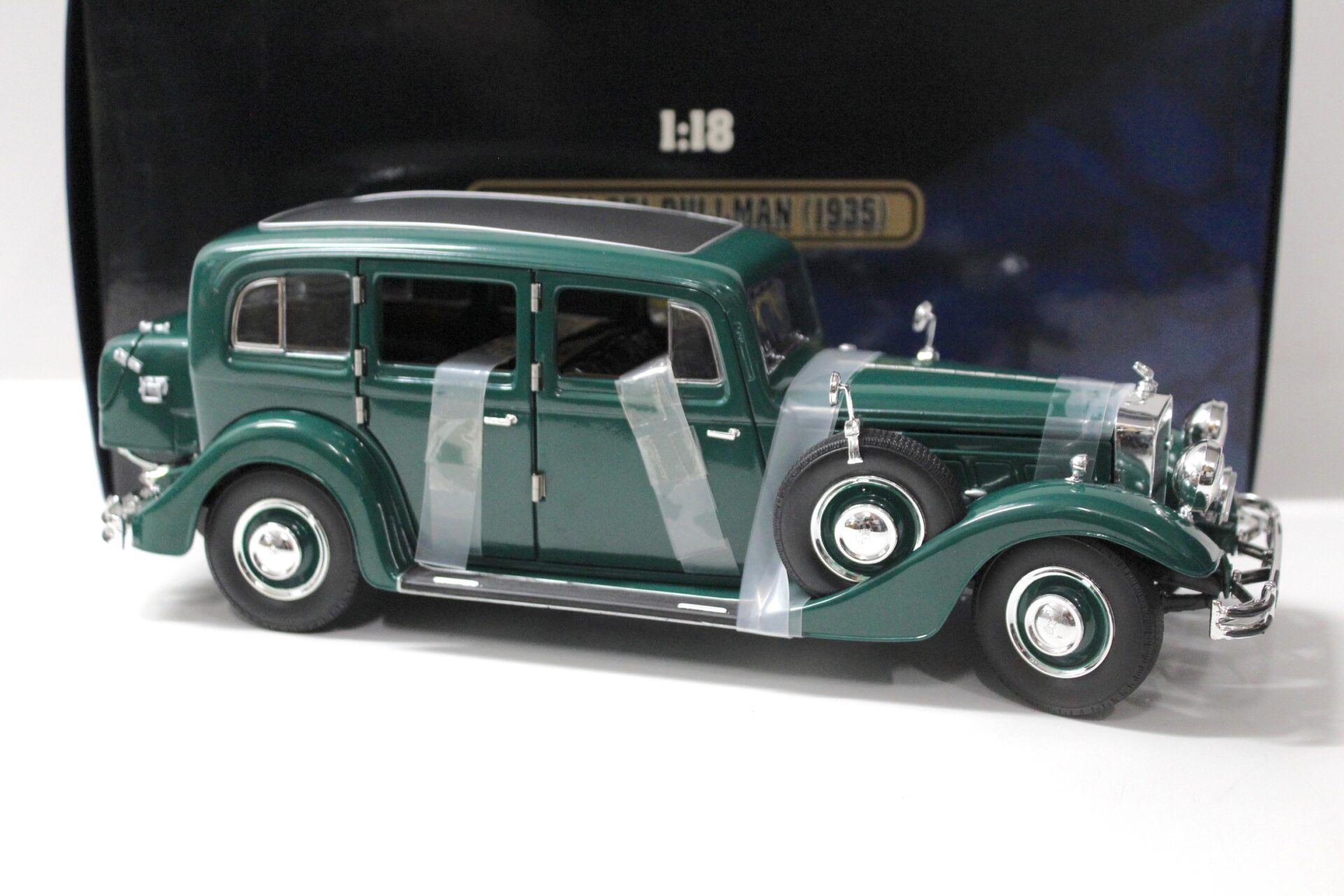 1:18 Ricko Horch 851 Pullman 1935 dark green