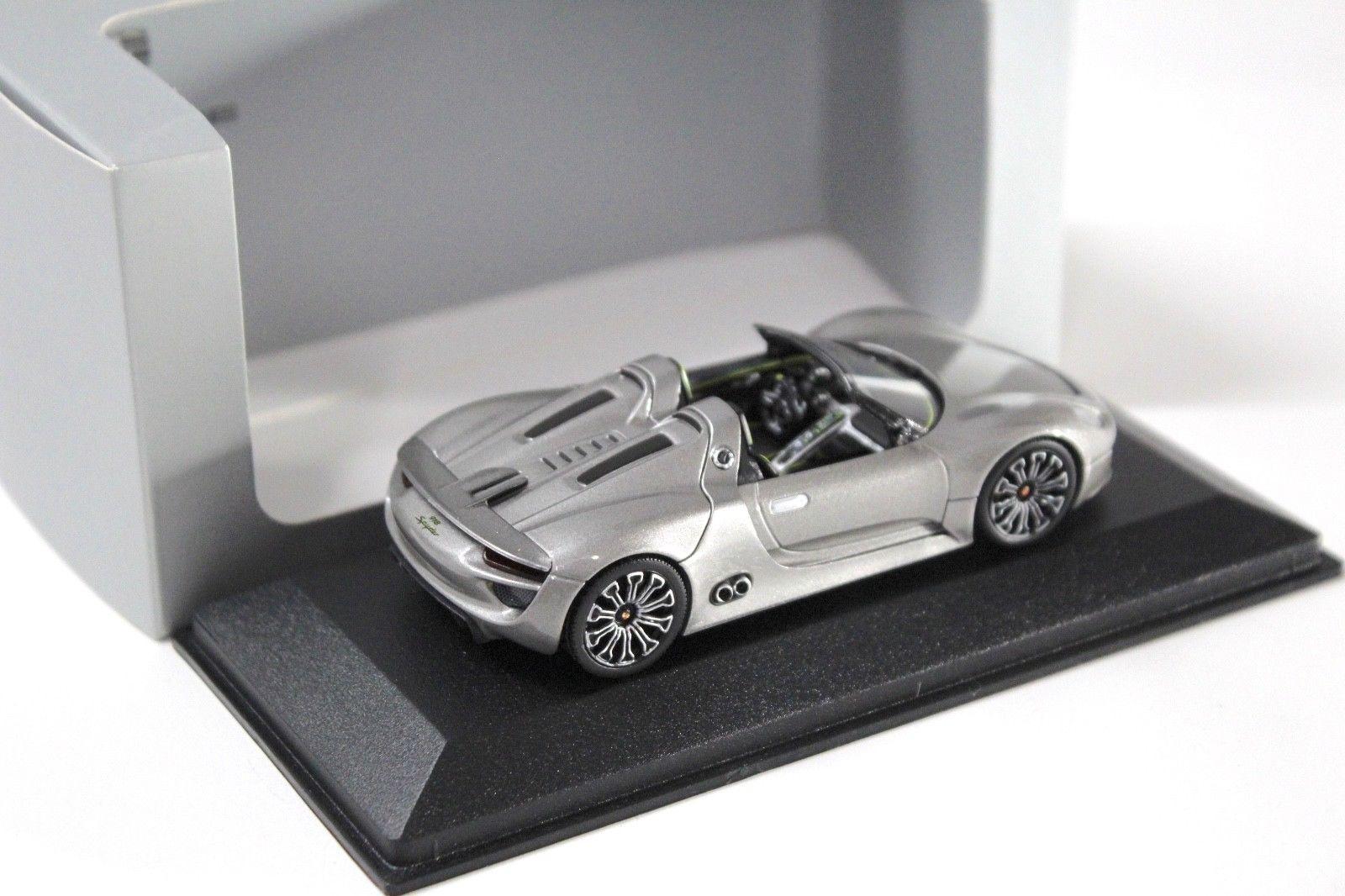 1:43 Minichamps Porsche 918 Spyder liquid-met. DEALER VERSION