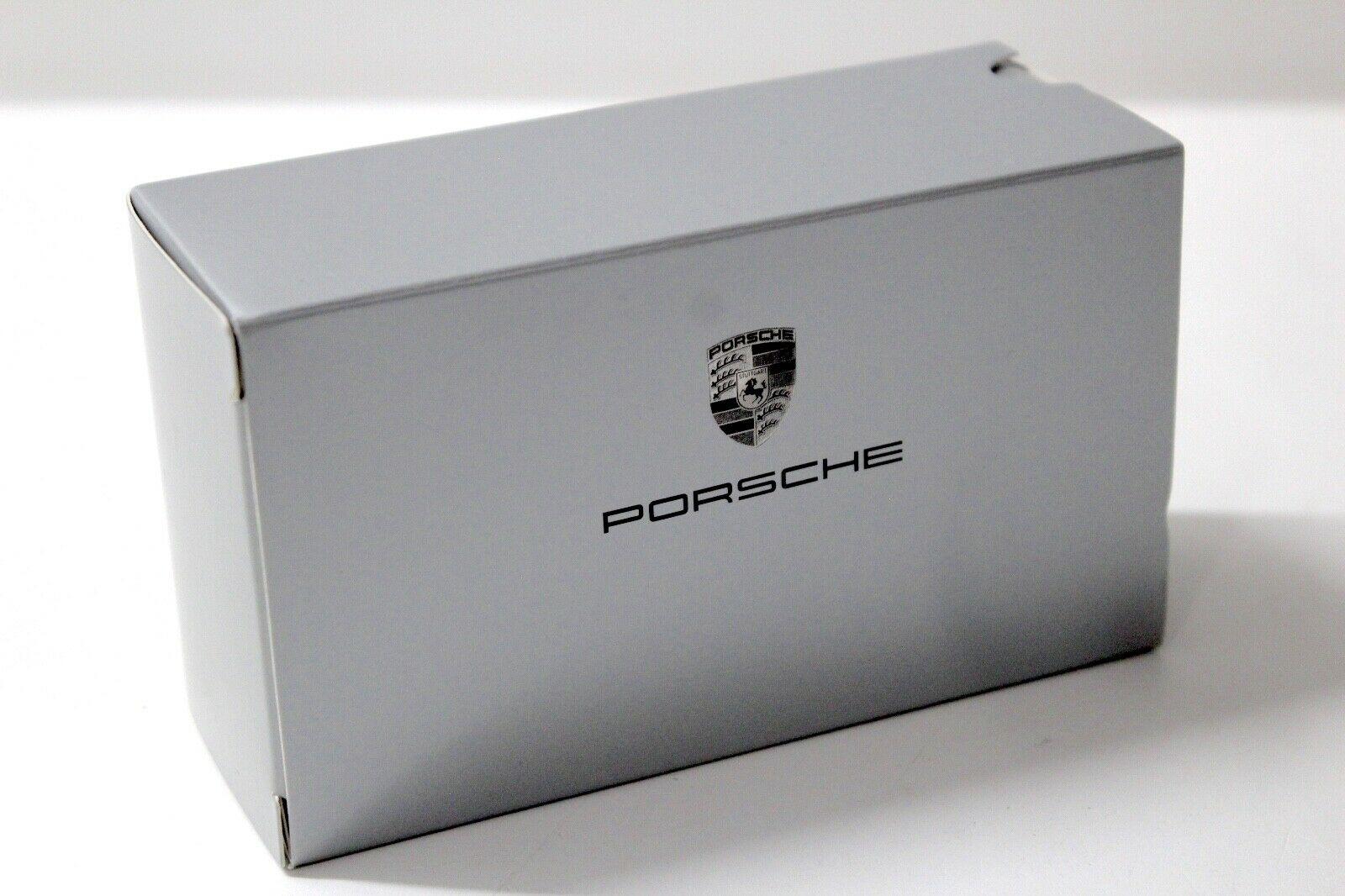 1:43 Minichamps Porsche 911 996 GT3 RS white/ red DEALER VERSION