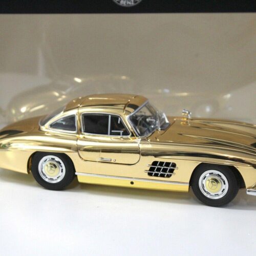 1:18 Minichamps Mercedes 300SL (W198) GOLD EDITION DEALER VERSION