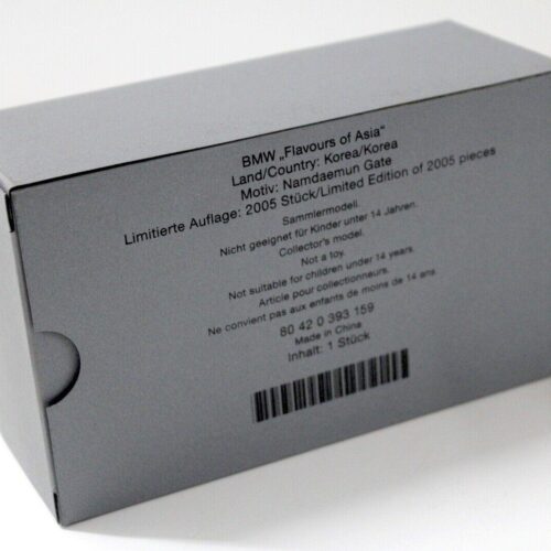 1:43 Minichamps BMW 7er Series E65 white ASIA DEALER VERSION