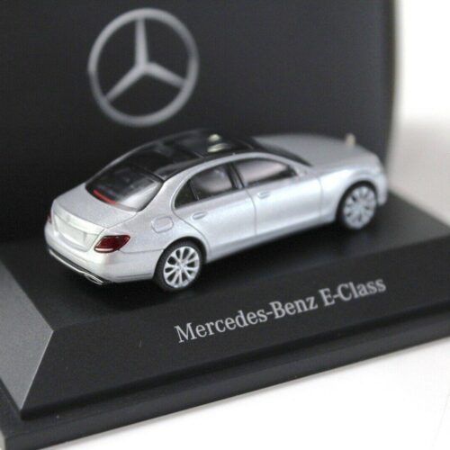 1:87 Wiking Mercedes E-Klasse W213 Sedan silver DEALER VERSION