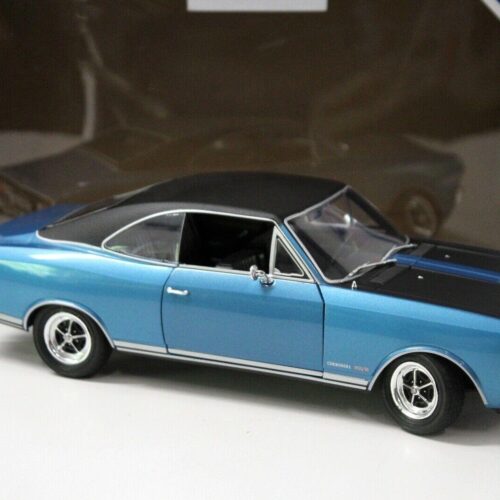1:18 Revell Opel Commodore GS/E Coupe blue