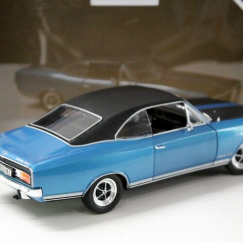 1:18 Revell Opel Commodore GS/E Coupe blue
