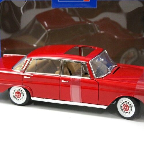1:18 Revell Mercedes 220SE Limousine red