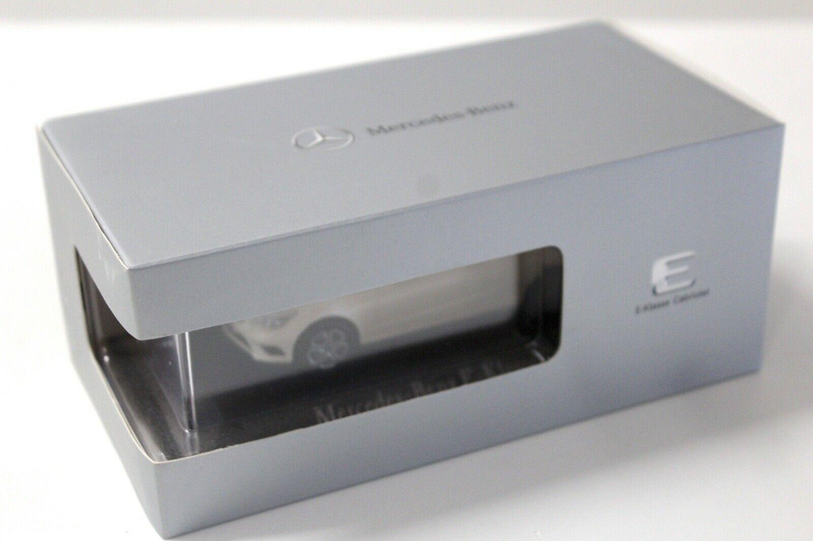 1:43 Kyosho Mercedes E-Klasse Cabriolet white DEALER VERSION