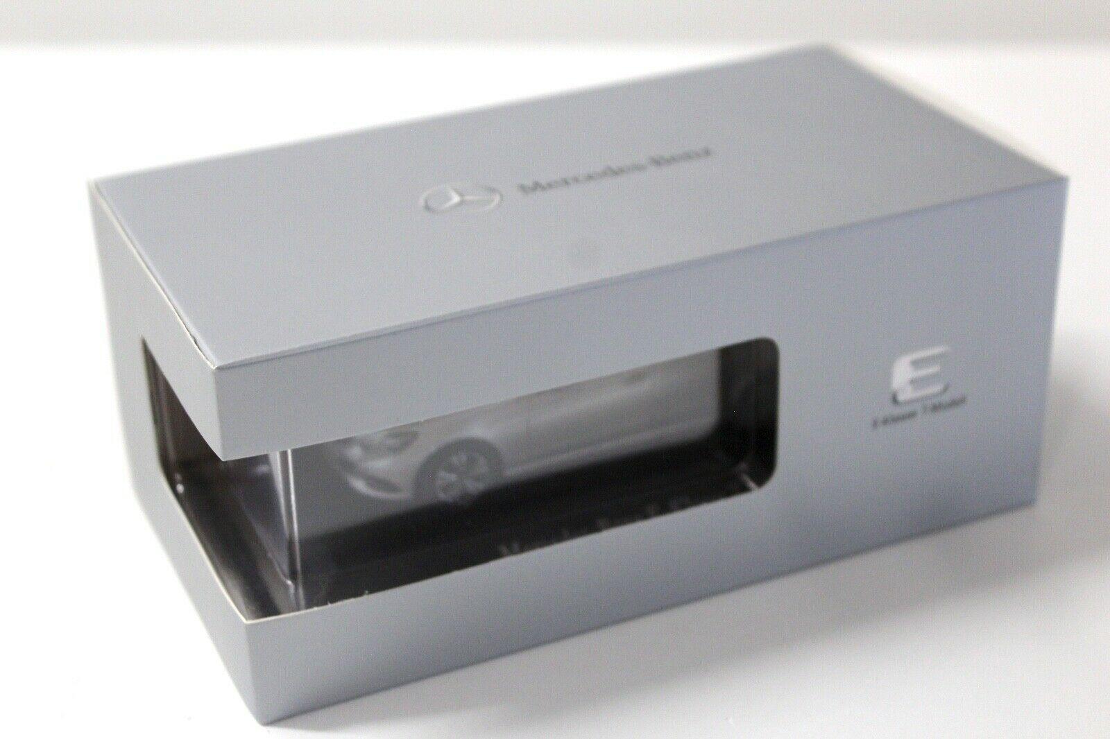 1:43 Kyosho Mercedes E-Klasse T-Modell silver DEALER VERSION
