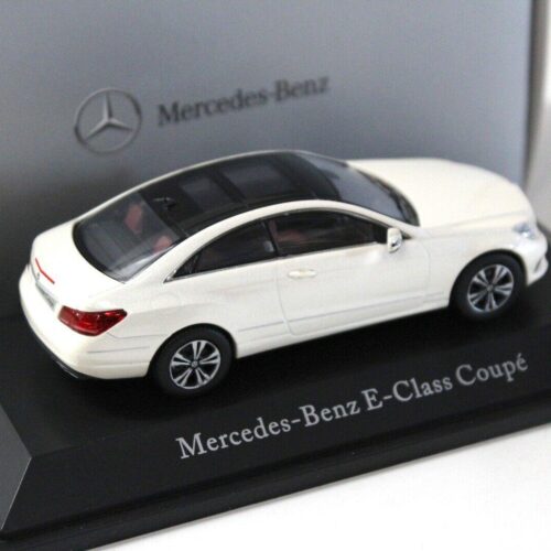 1:43 Kyosho Mercedes E-Klasse Coupe white DEALER VERSION
