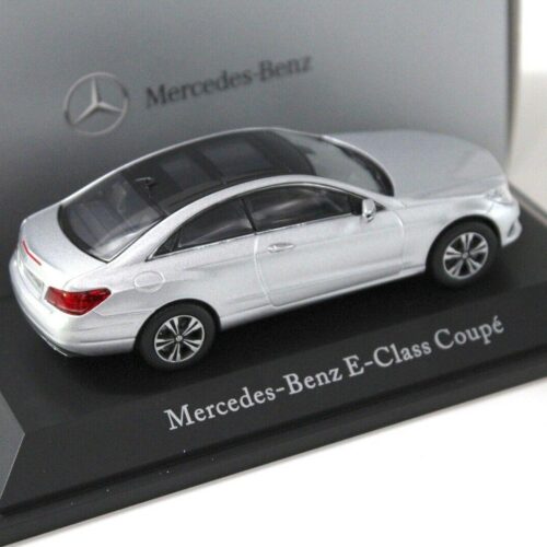 1:43 Kyosho Mercedes E-Klasse Coupe silver DEALER VERSION