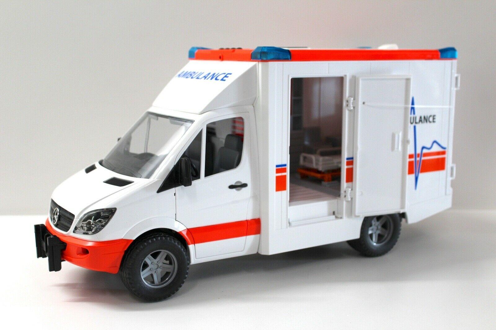 1:16 Bruder Mercedes Sprinter Rettungswagen RTW +Figur