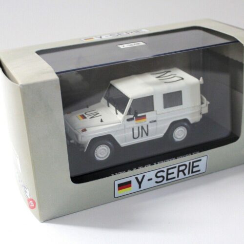 1:35 Premium ClassiXXs Mercedes LKW 0,5 T GL Wolf UN white