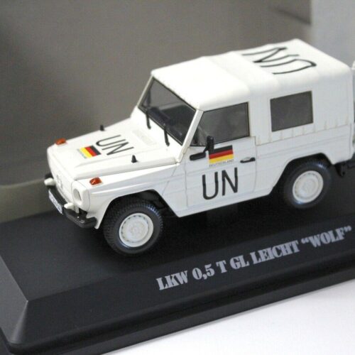 1:35 Premium ClassiXXs Mercedes LKW 0,5 T GL Wolf UN white