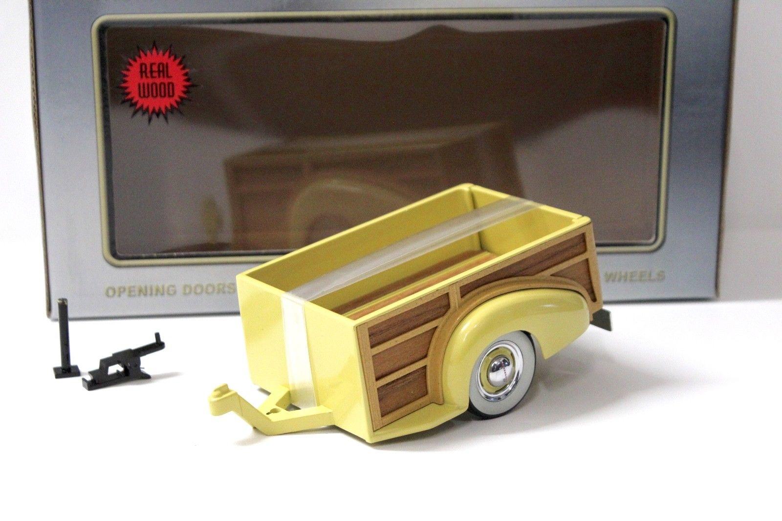 1:18 Motorcity Chevy Master Woody Wagon Trailer yellow