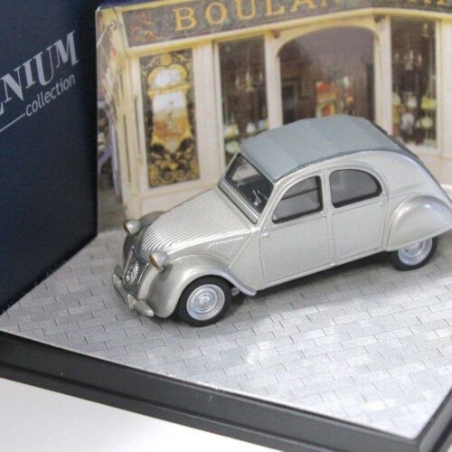 1:43 Vitesse Millenium Citroen 2CV grey + Figuren grey
