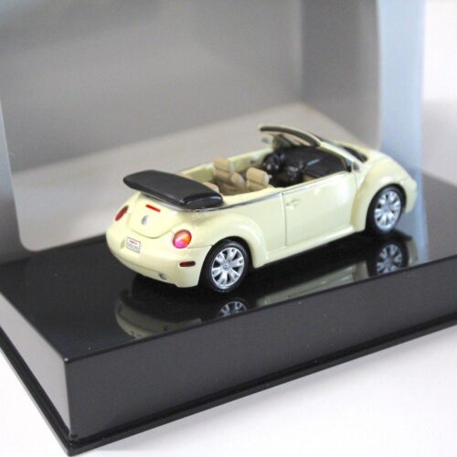 1:43 AUTOart VW Beetle Cabrio yellow DEALER VERSION