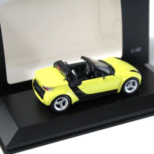 1:43 Minichamps Smart Roadster yellow DEALER VERSION