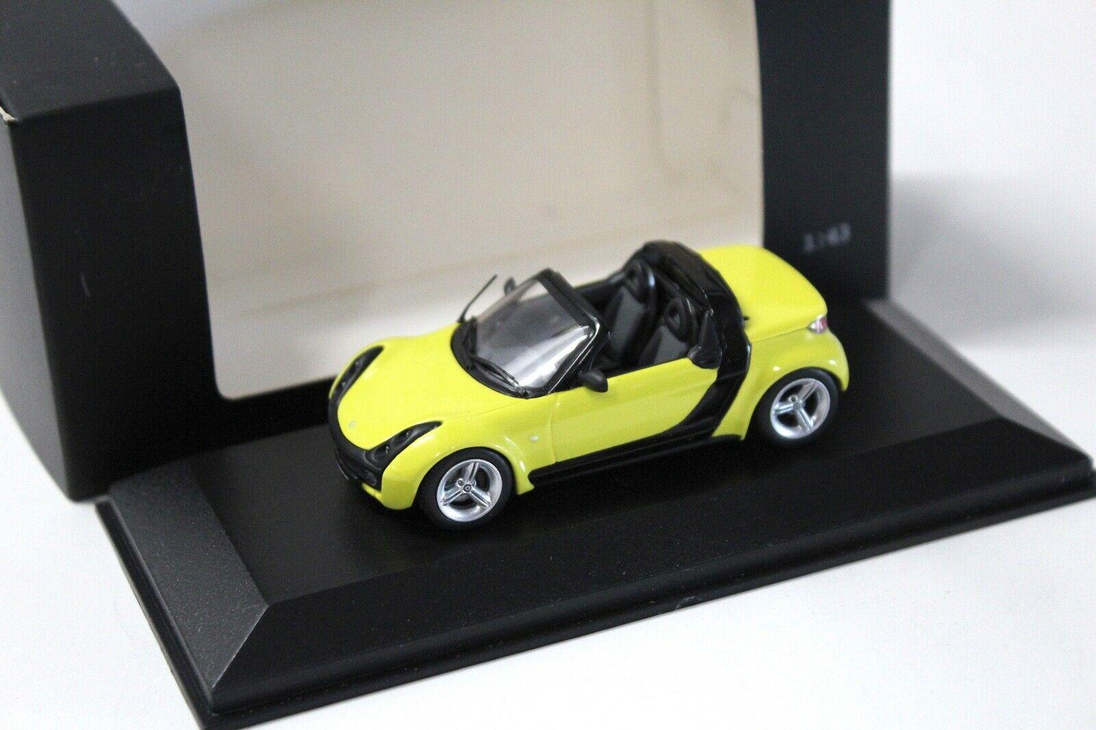 1:43 Minichamps Smart Roadster yellow DEALER VERSION