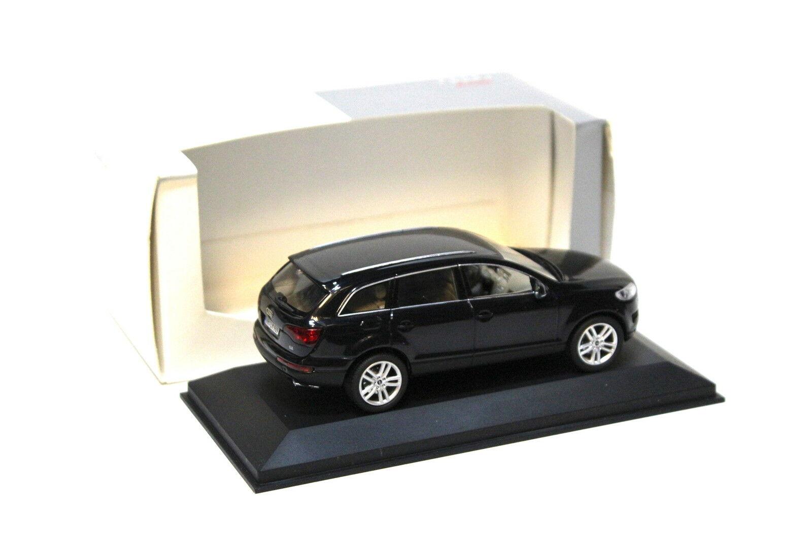 1:43 Schuco Audi Q7 dark blue DEALER VERSION