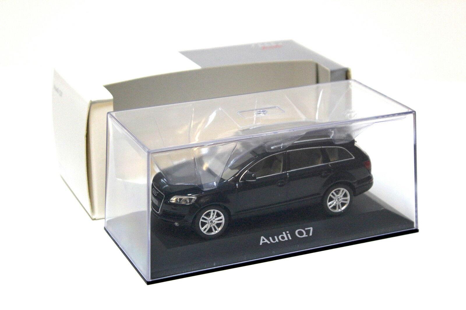 1:43 Schuco Audi Q7 dark blue DEALER VERSION