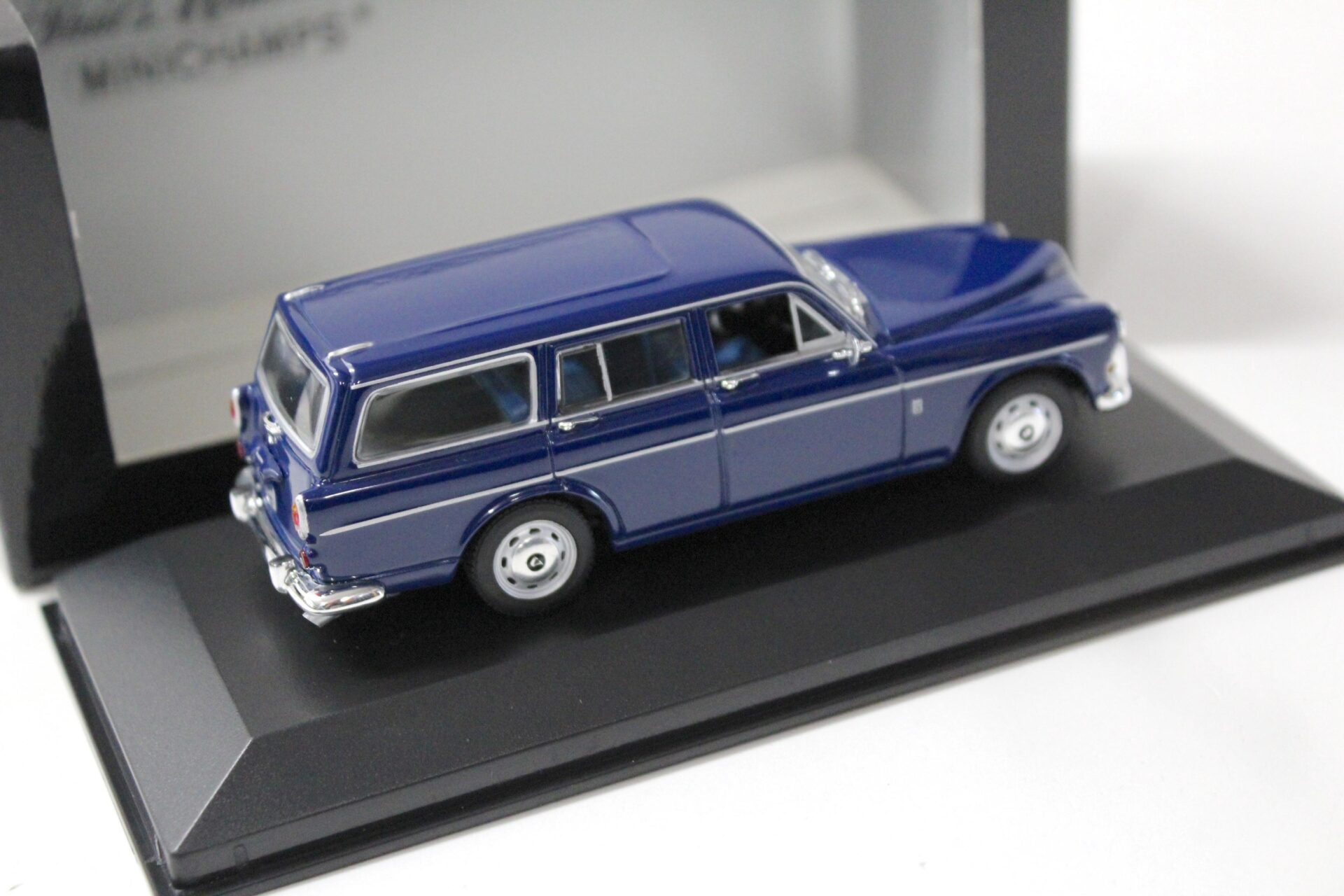 1:43 Minichamps Volvo 121 Break dark blue