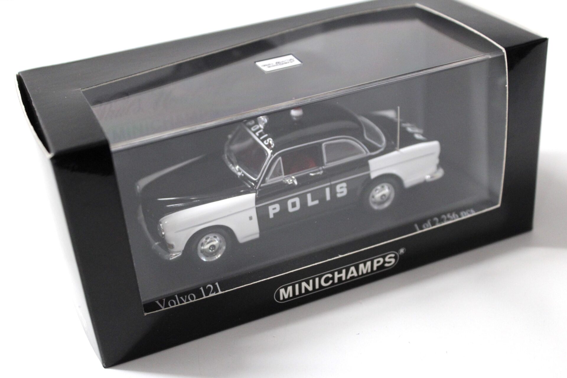 1:43 Minichamps Volvo 121 Amazon "Polis" Polizei white/ black