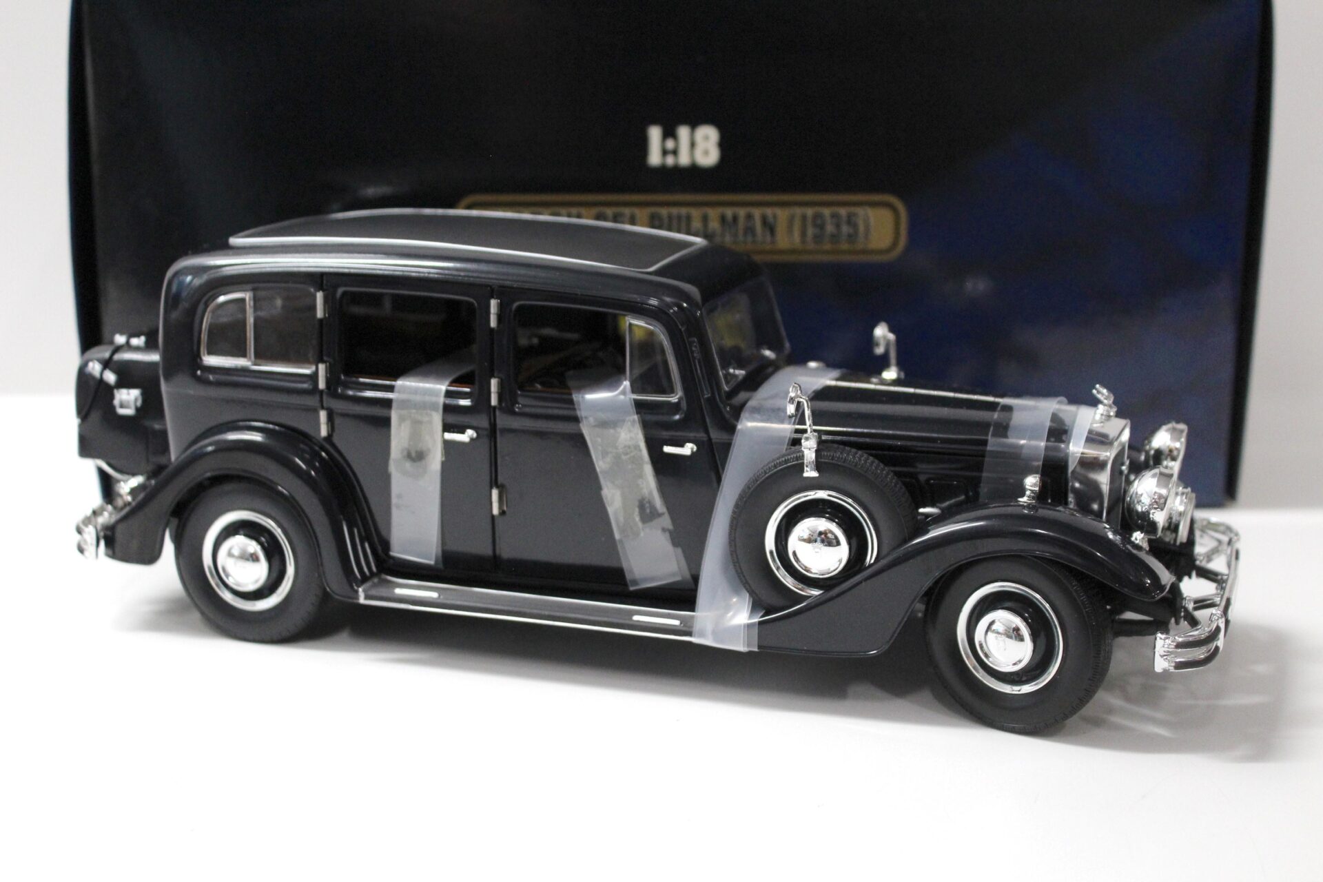 1:18 Ricko Horch 851 Pullman 1935 black