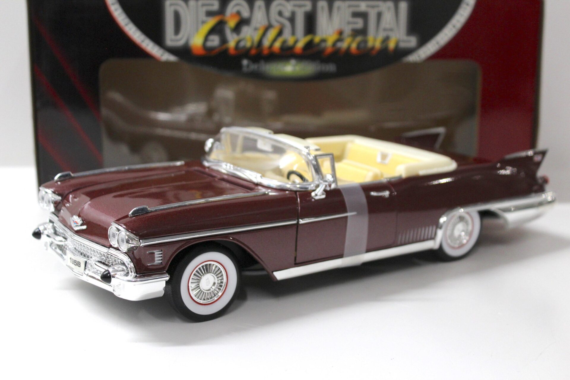 ID 51719 orig.jpg 1:18 Road Signature 1958 Cadillac Eldorado Biarritz dark red metallic