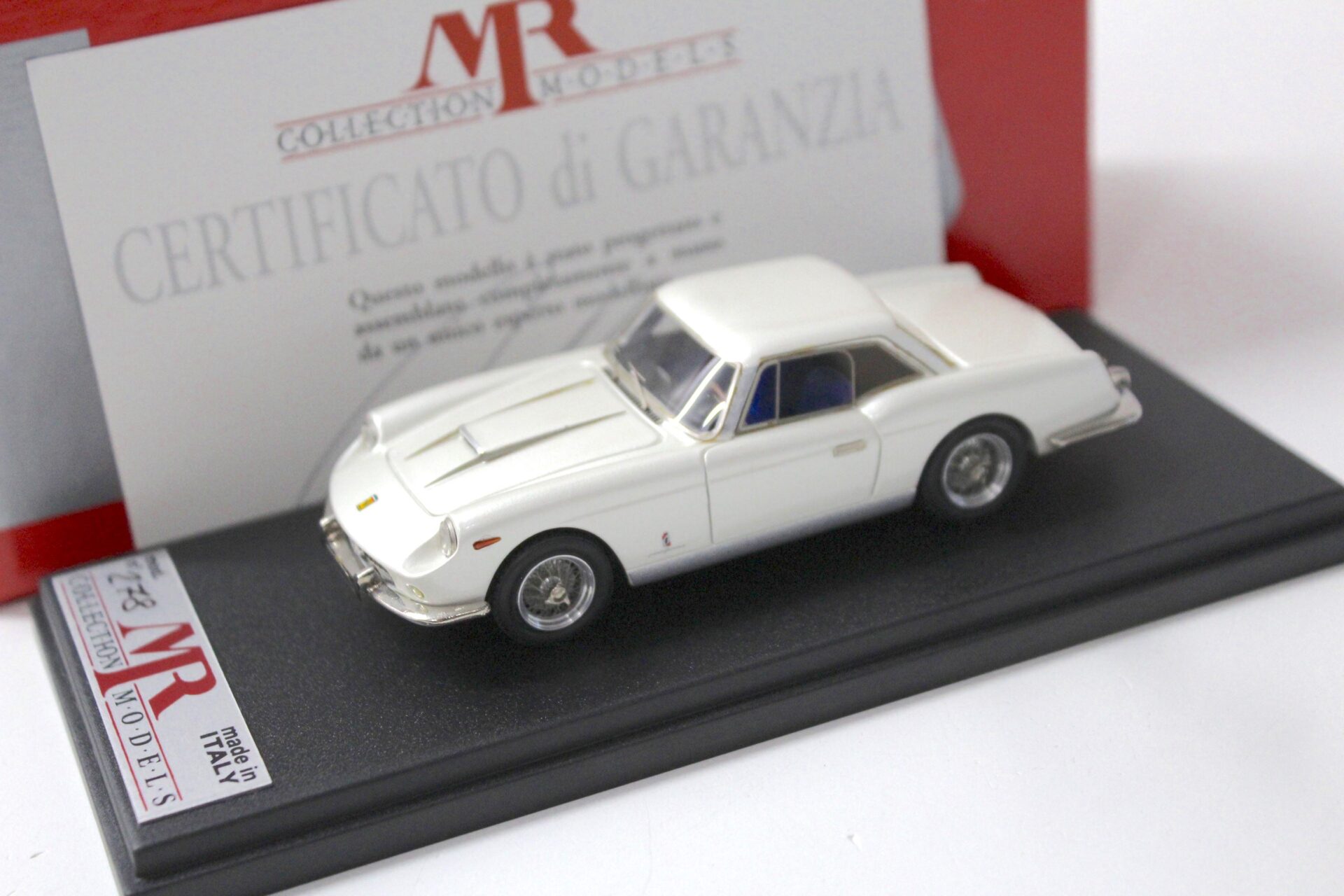 1:43 MR Collection Ferrari Tipo 400 S.A. Hard Top 1961 white