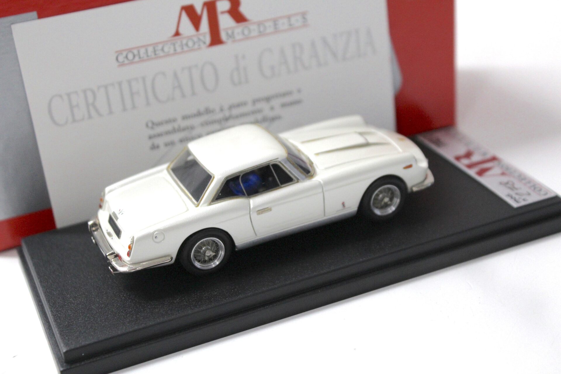 1:43 MR Collection Ferrari Tipo 400 S.A. Hard Top 1961 white