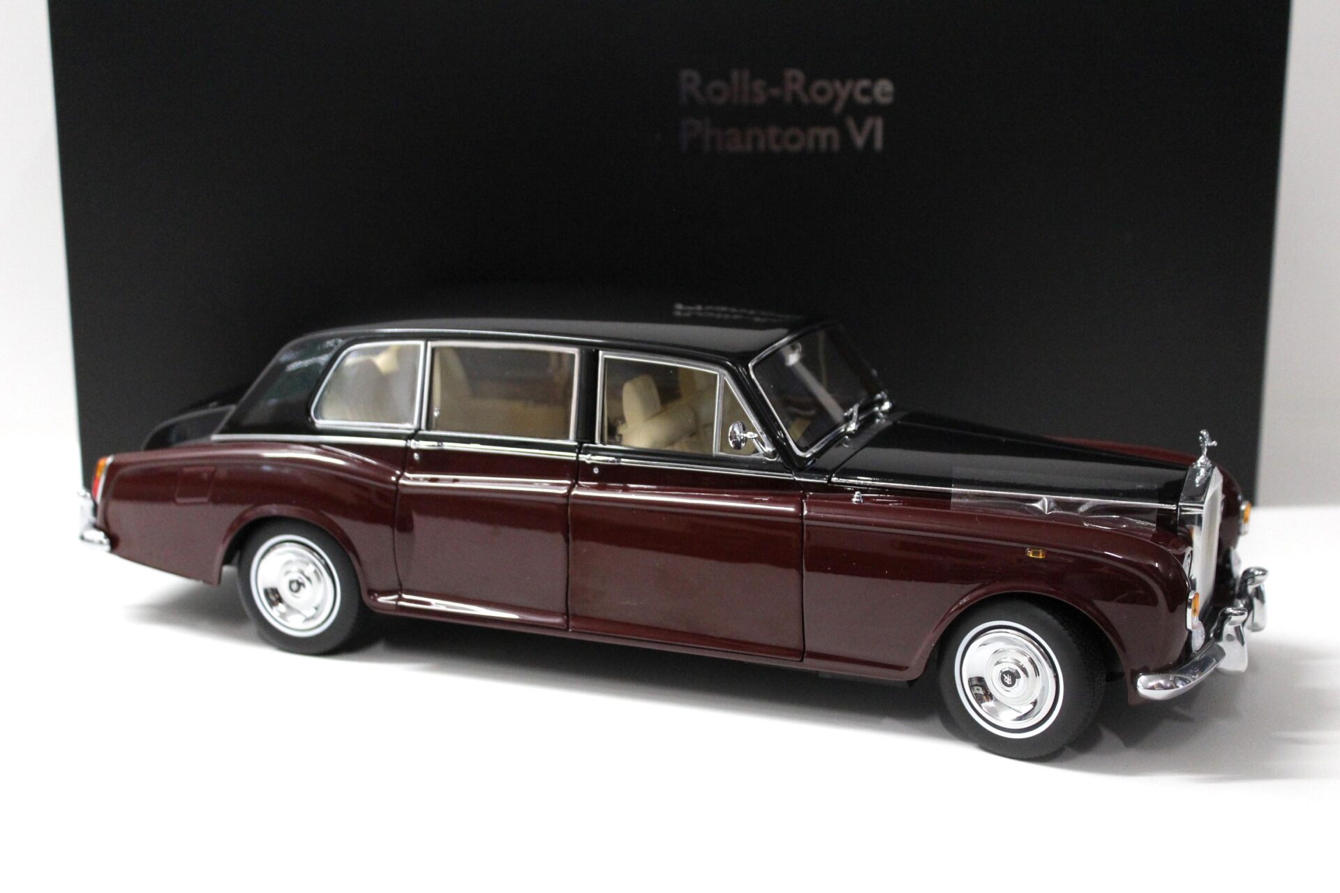 1:18 Kyosho Rolls Royce Phantom VI Limousine red/ black