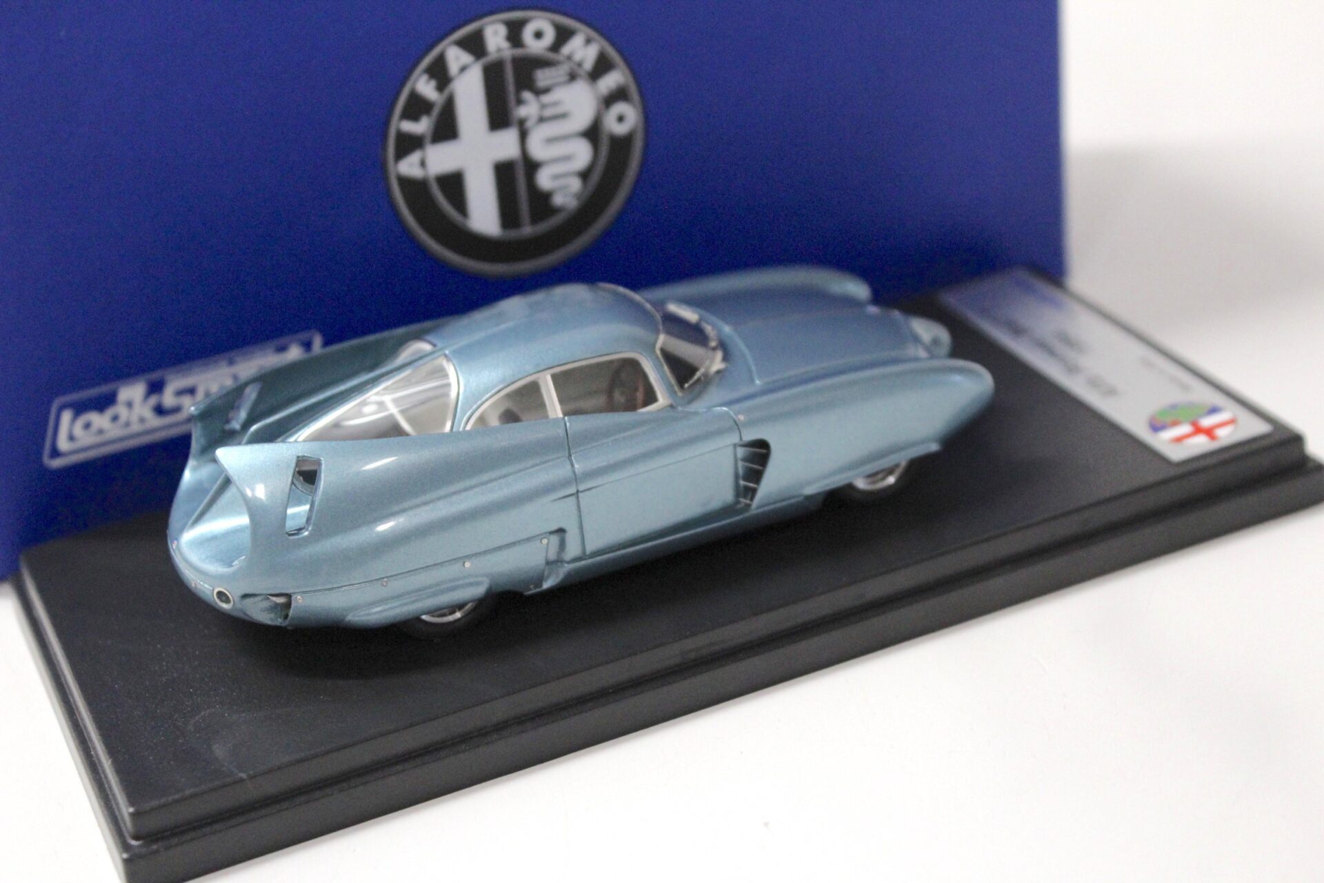 1:43 LookSmart Alfa Romeo BAT 7 light blue 1954