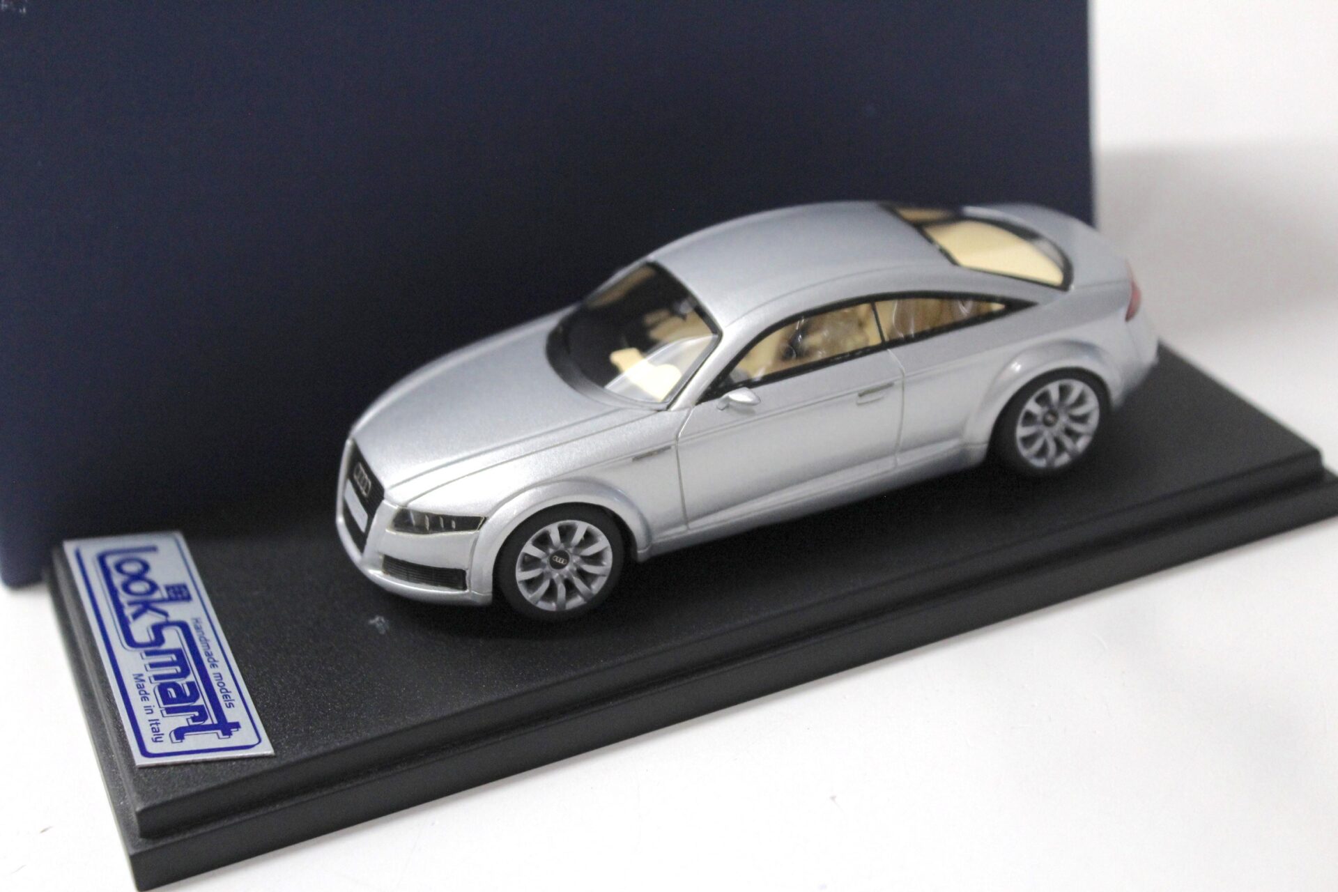 ID 51866 orig.jpg 1:43 LookSmart Audi Nuvolari Quattro Studie silver