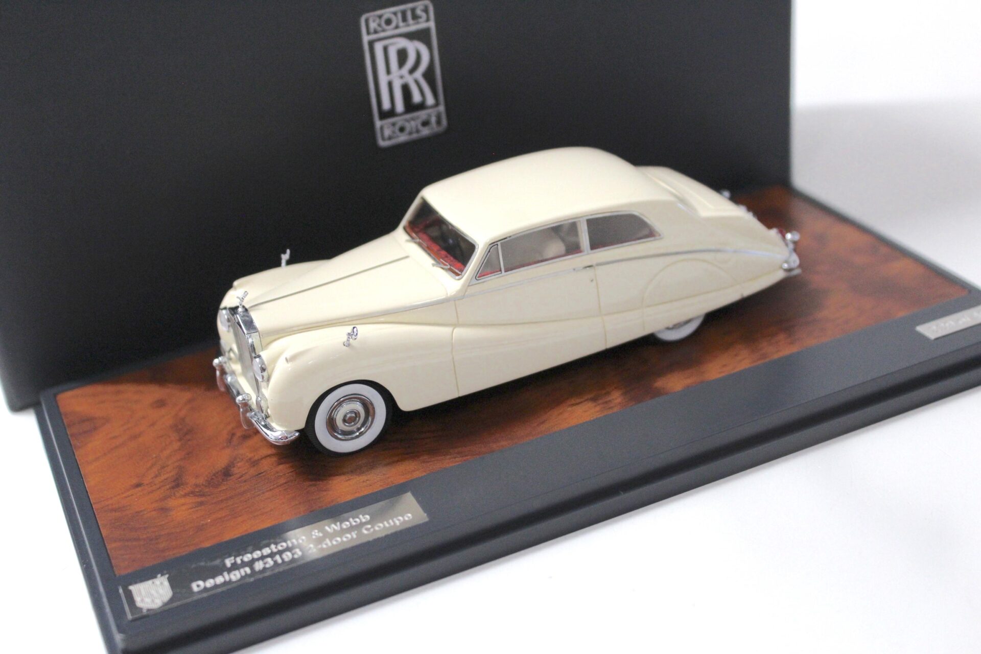 1:43 Matrix Freestone & Webb Design #3193 2-door Coupe white