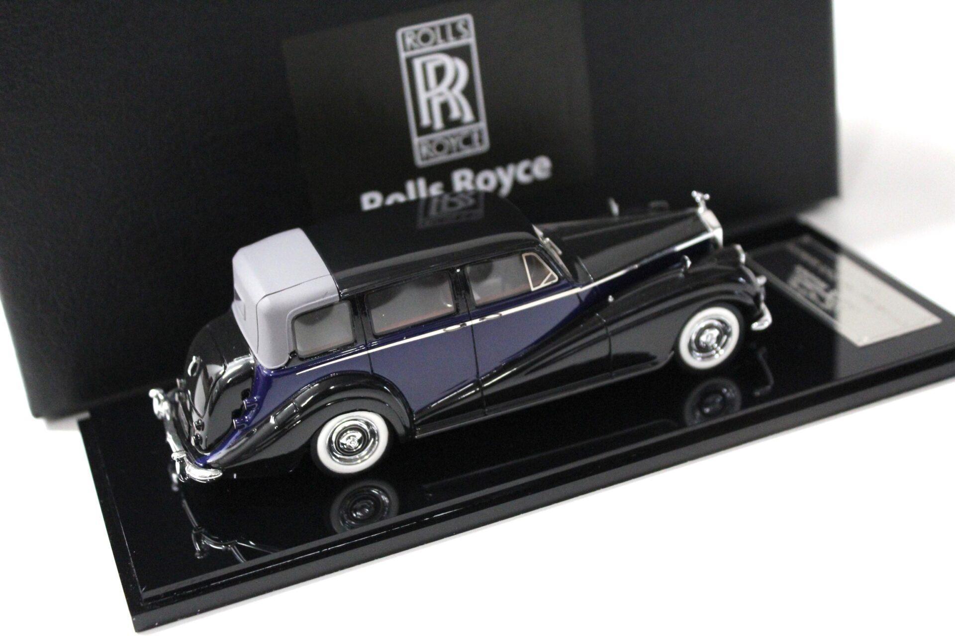 1:43 Classic Models Rolls Royce Silver Wraith Landaulette 1955-1959 black