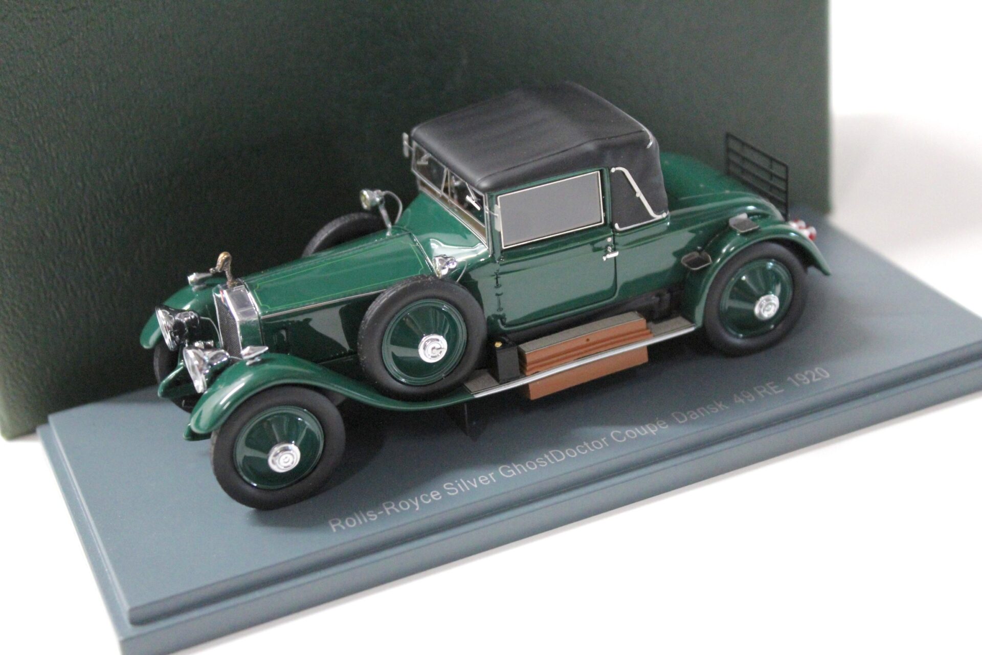 1:43 Neo Rolls Royce Silver Ghost Doctor Coupe Dansk 1920 green