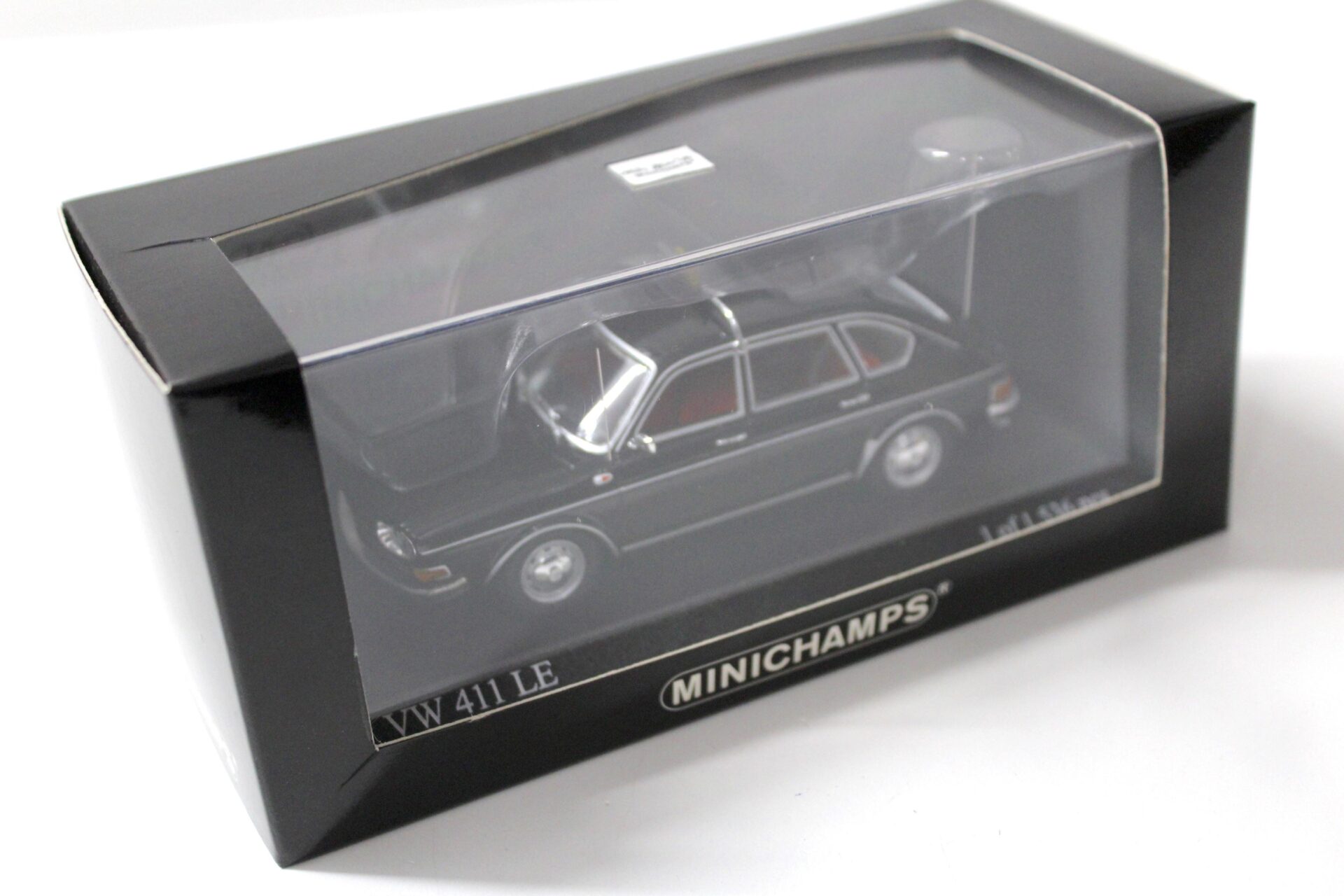 1:43 Minichamps VW 411 LE 1969 TAXI black