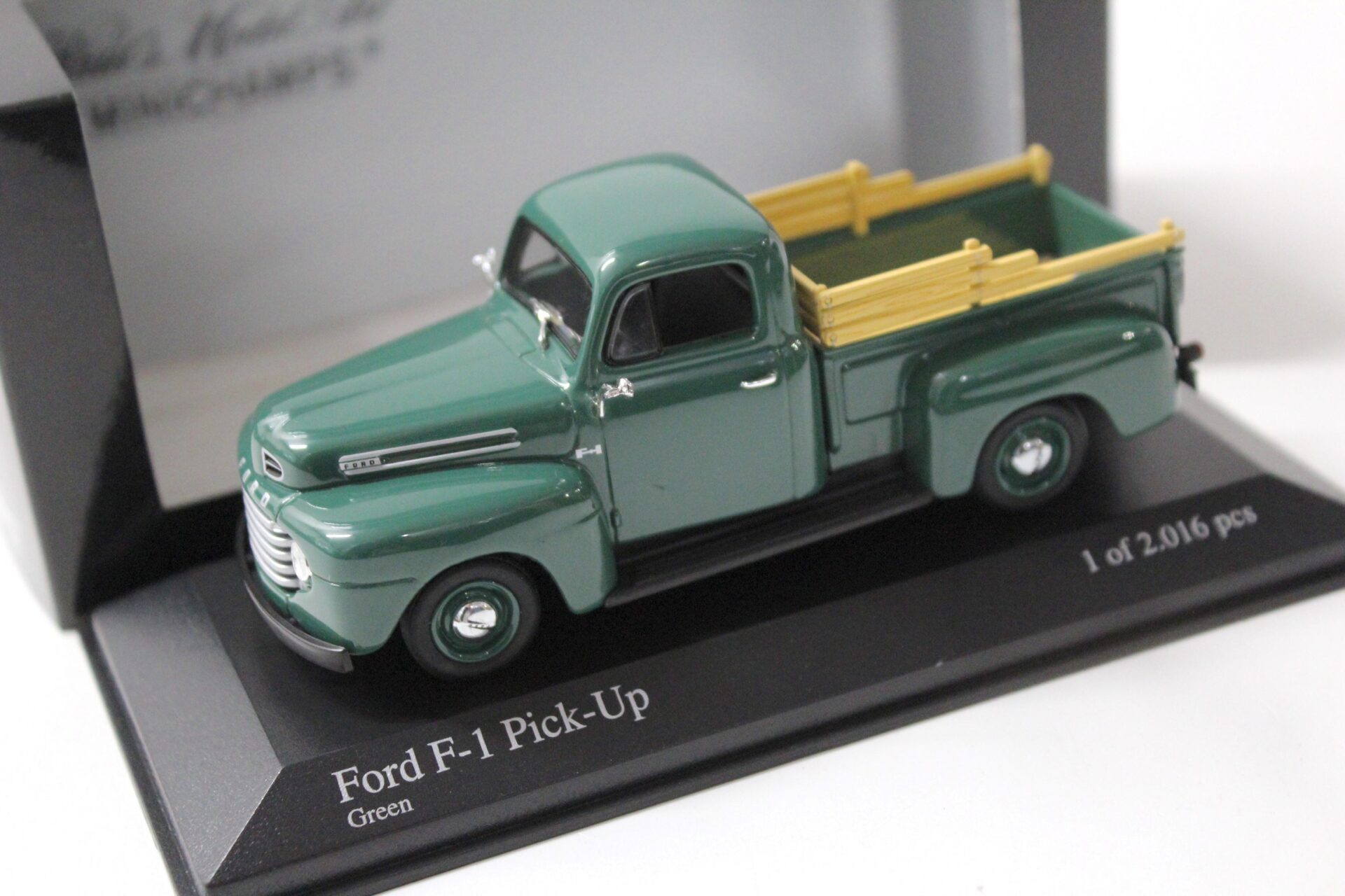 1:43 Minichamps Ford F1 Pick Up 1949 dark green