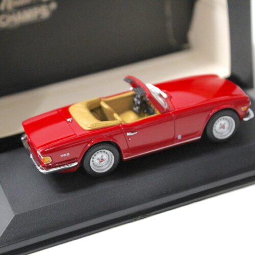 1:43 Minichamps Triumph TR6 Roadster 1968-1976 red