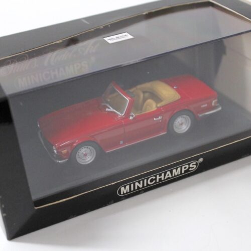 1:43 Minichamps Triumph TR6 Roadster 1968-1976 red