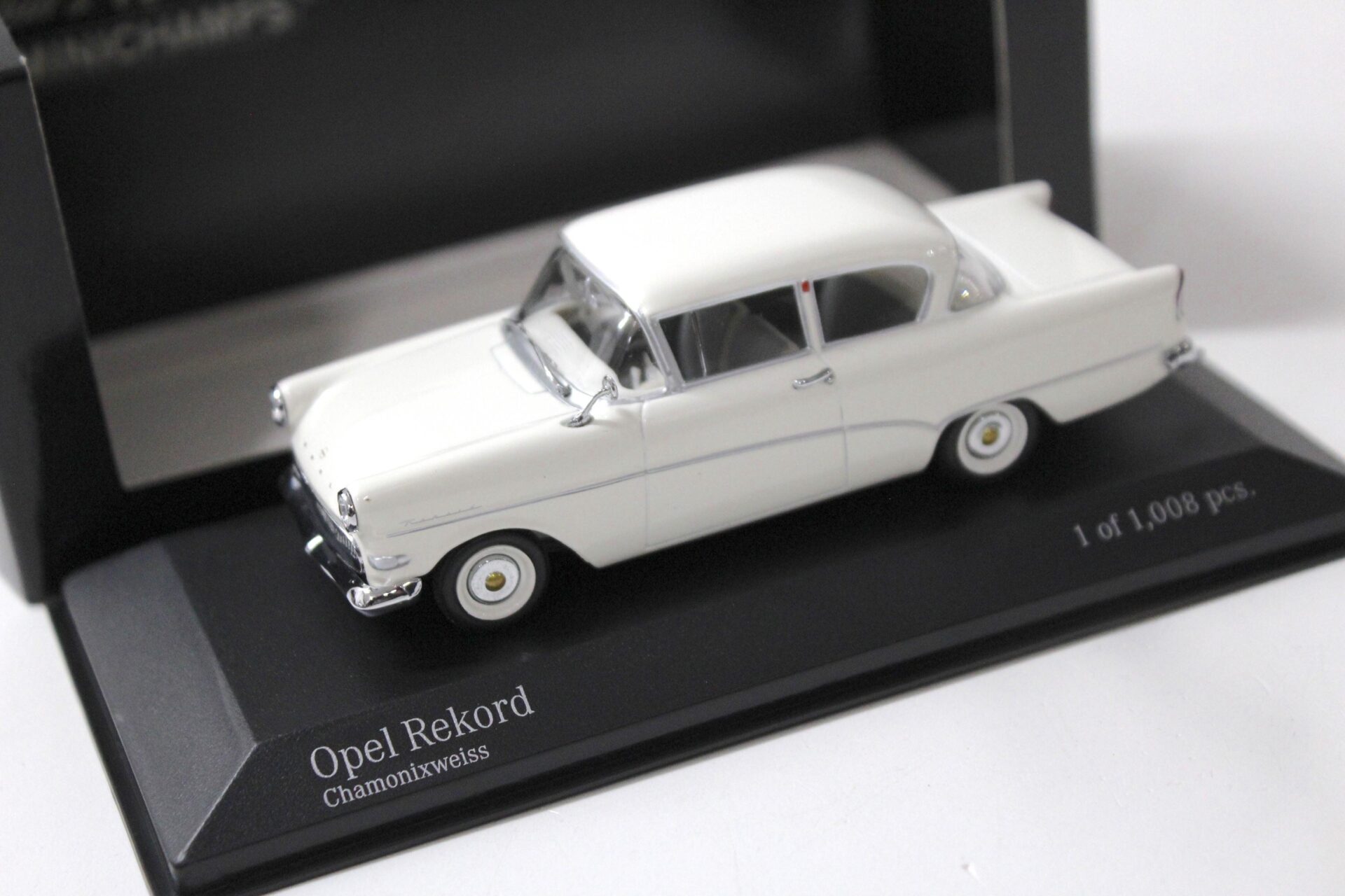 1:43 Minichamps Opel Rekord P1 Chamonix white 1958