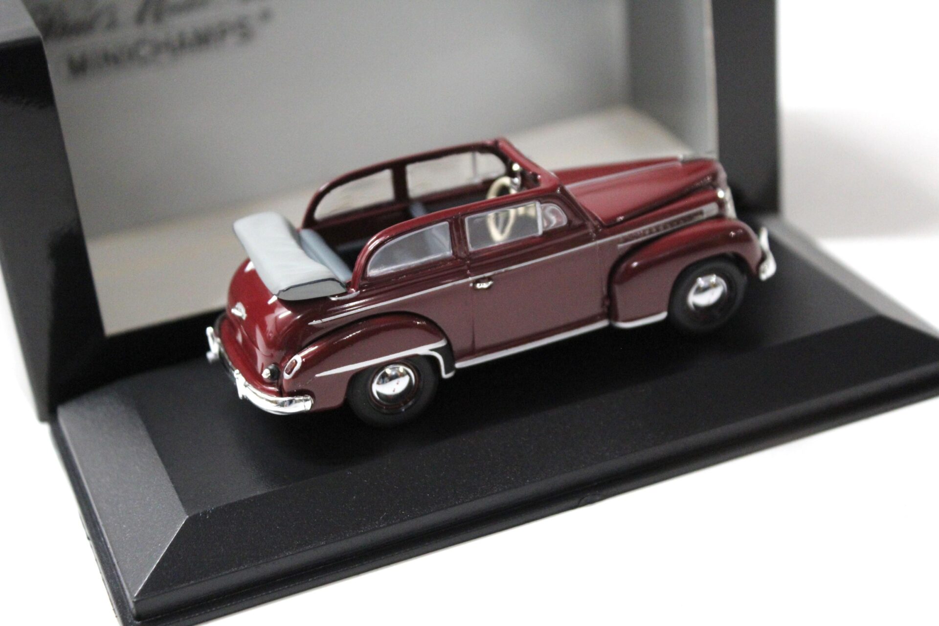 1:43 Minichamps Opel Olympia Cabriolet 1951 Burgunder red