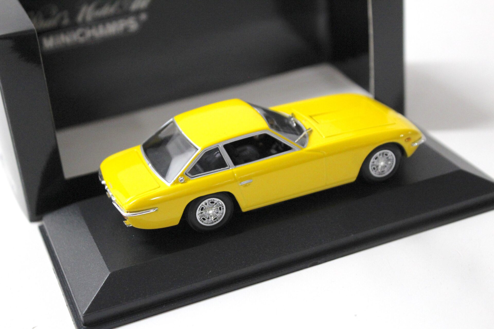 1:43 Minichamps Lamborghini Islero Gallo Sole yellow 1968