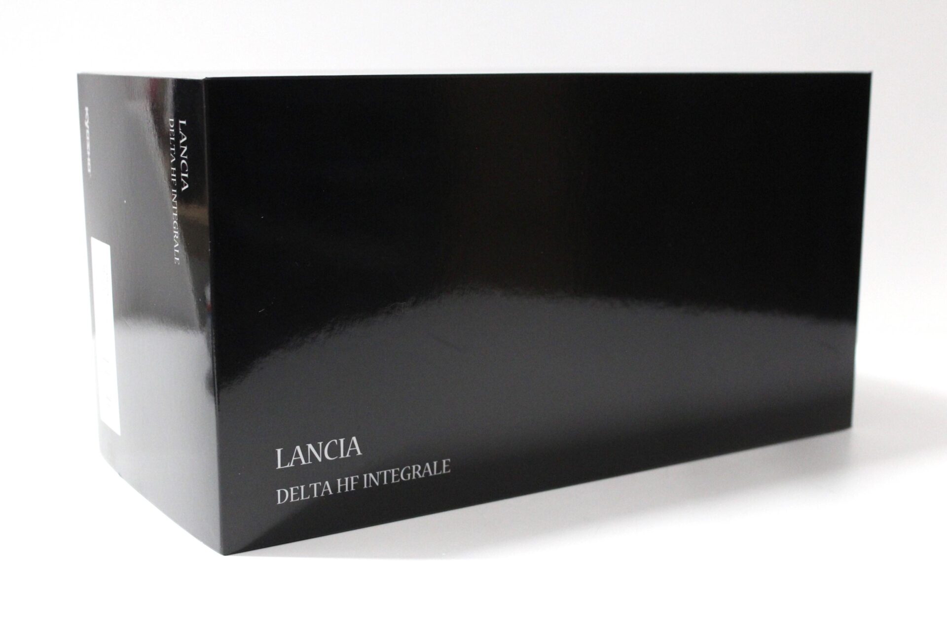 1:18 Kyosho Lancia Delta HF Integrale 1992 Rally Monte Carlo Martini #4