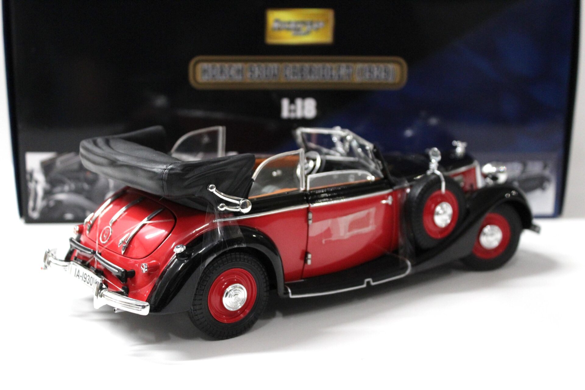 1:18 Ricko Horch 930V Limousine 1937 Cabriolet black/ red