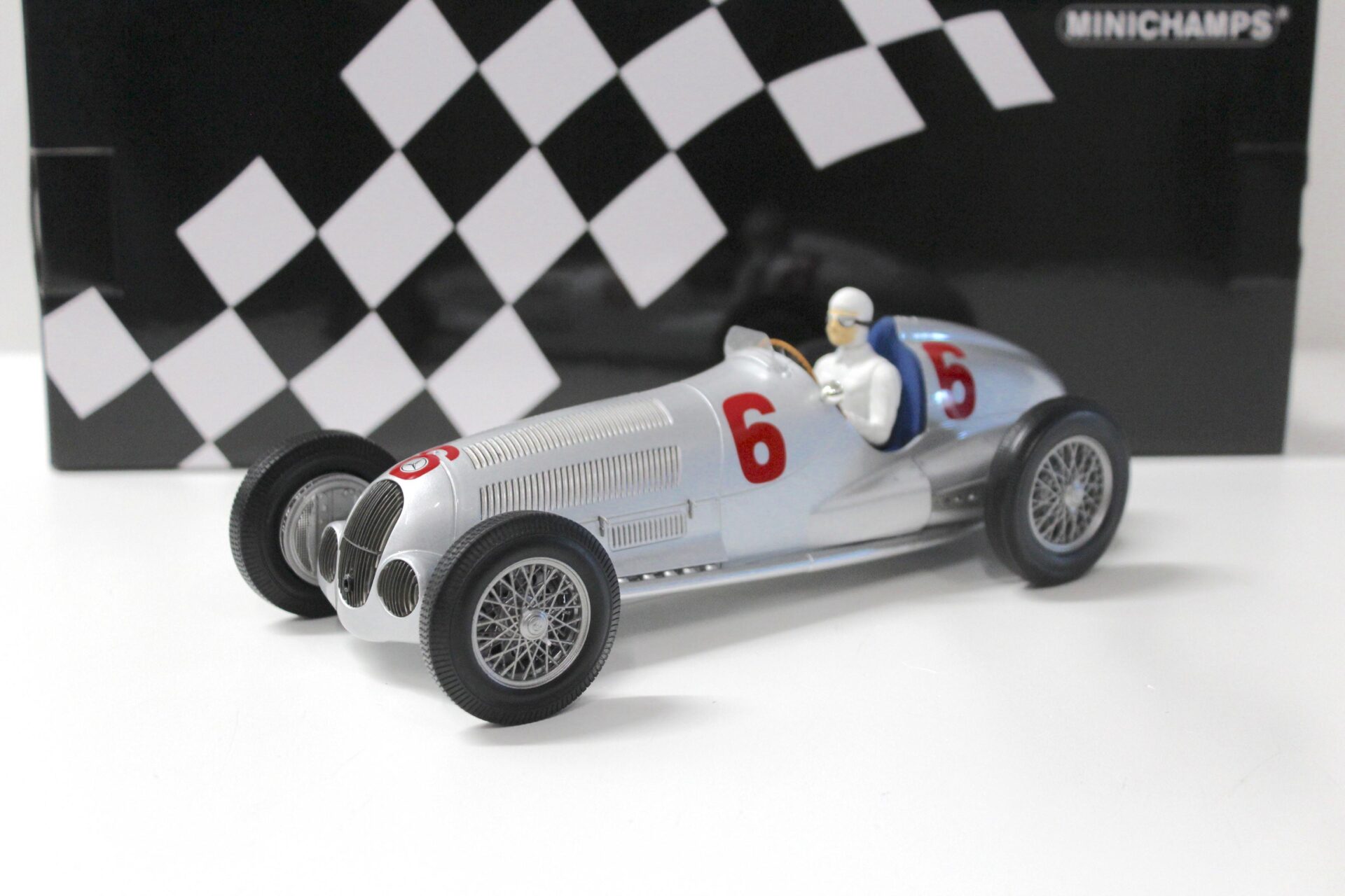 ID 52288 orig 1.jpg 1:18 Minichamps Mercedes W125 Rudolf Caracciola 2ND Place Eifelrennen Nürburgring 1937
