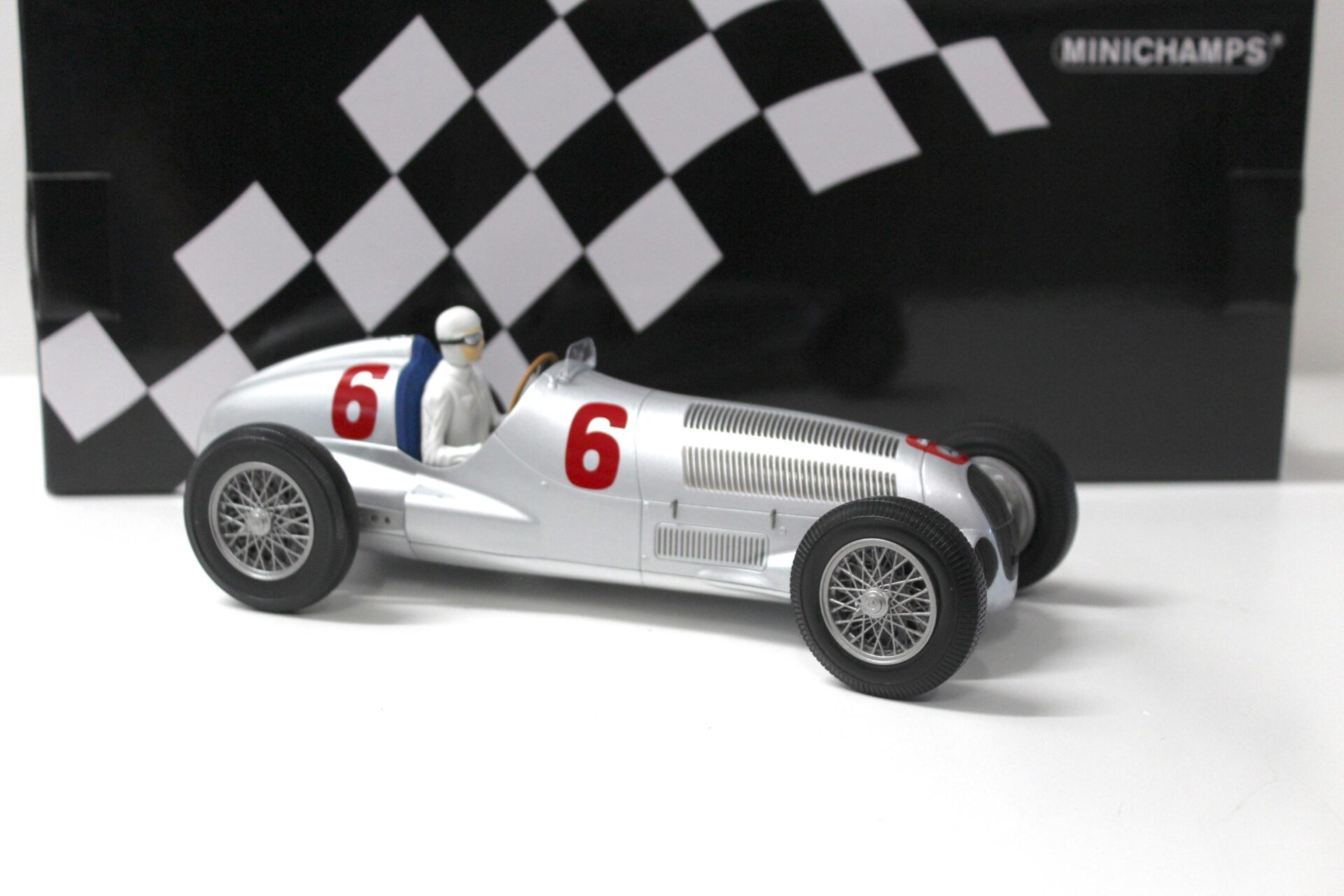 1:18 Minichamps Mercedes W125 Rudolf Caracciola 2ND Place Eifelrennen Nürburgring 1937