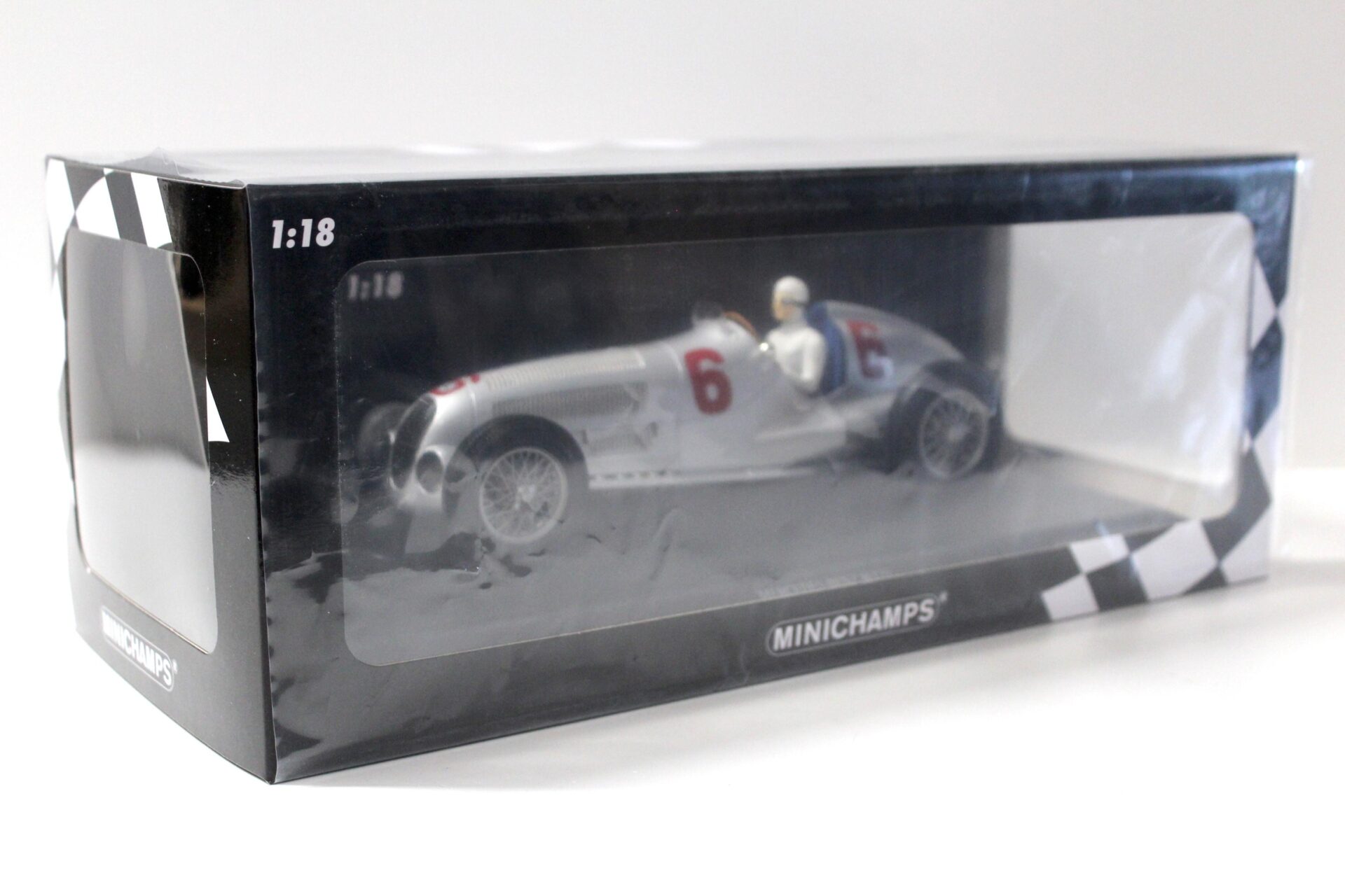 1:18 Minichamps Mercedes W125 Rudolf Caracciola 2ND Place Eifelrennen Nürburgring 1937