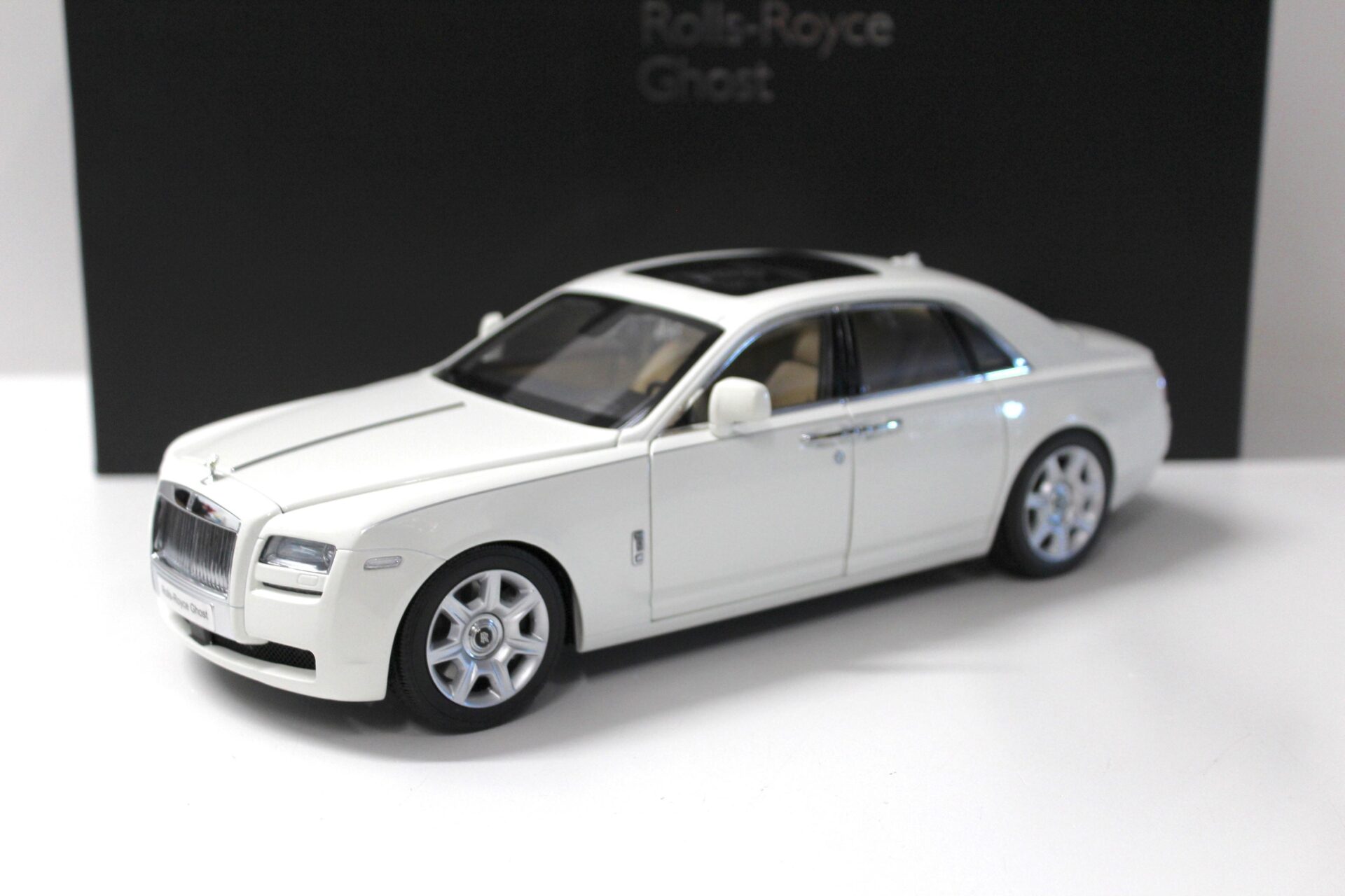 1:18 Kyosho Rolls Royce Ghost English white II
