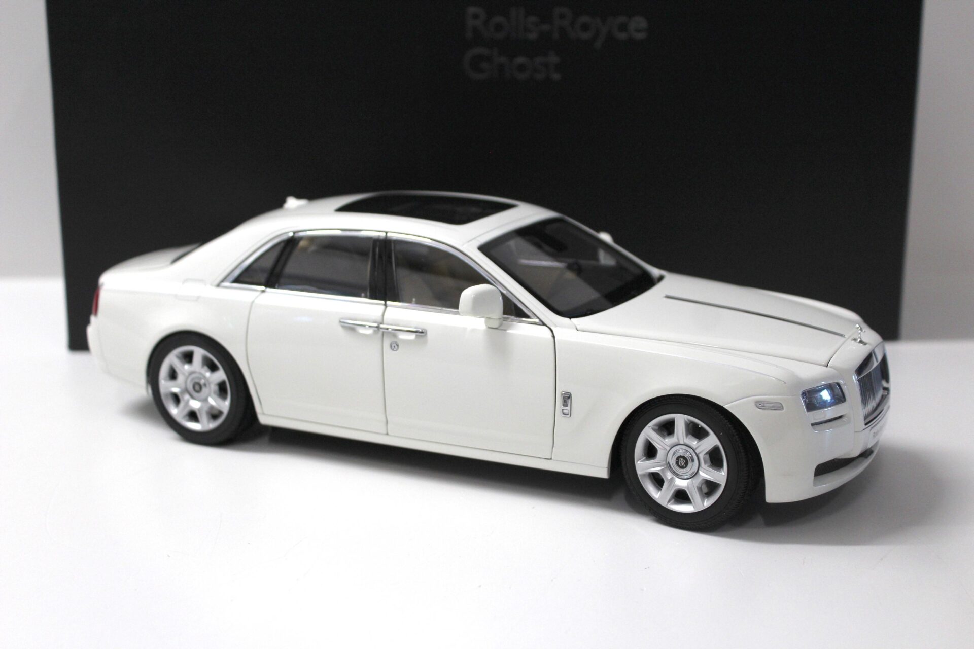 1:18 Kyosho Rolls Royce Ghost English white II