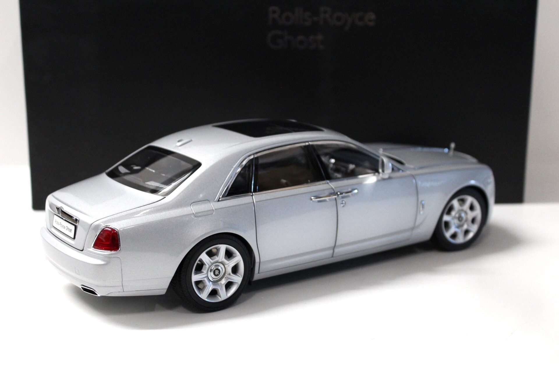 1:18 Kyosho Rolls Royce Ghost silver